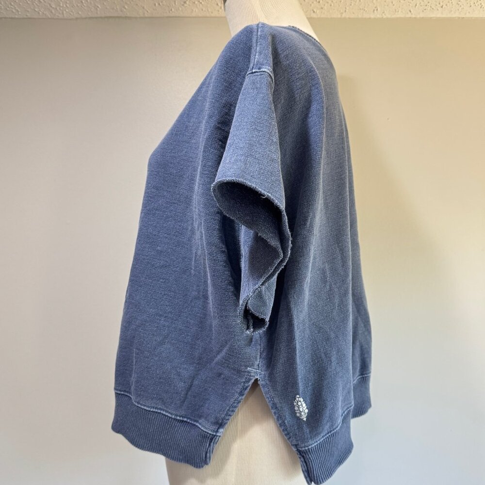 🎉😀CLEARANCE SALE!!😀🎉FREE PEOPLE MOVEMENT Cropped Short Sleeve Sweatshirt - Picture 2 of 11